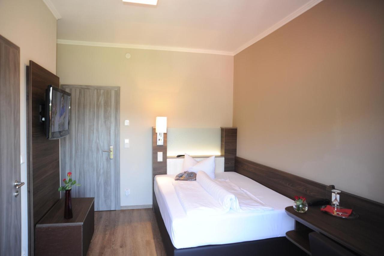 Bernrieder Hof Hotel Buitenkant foto