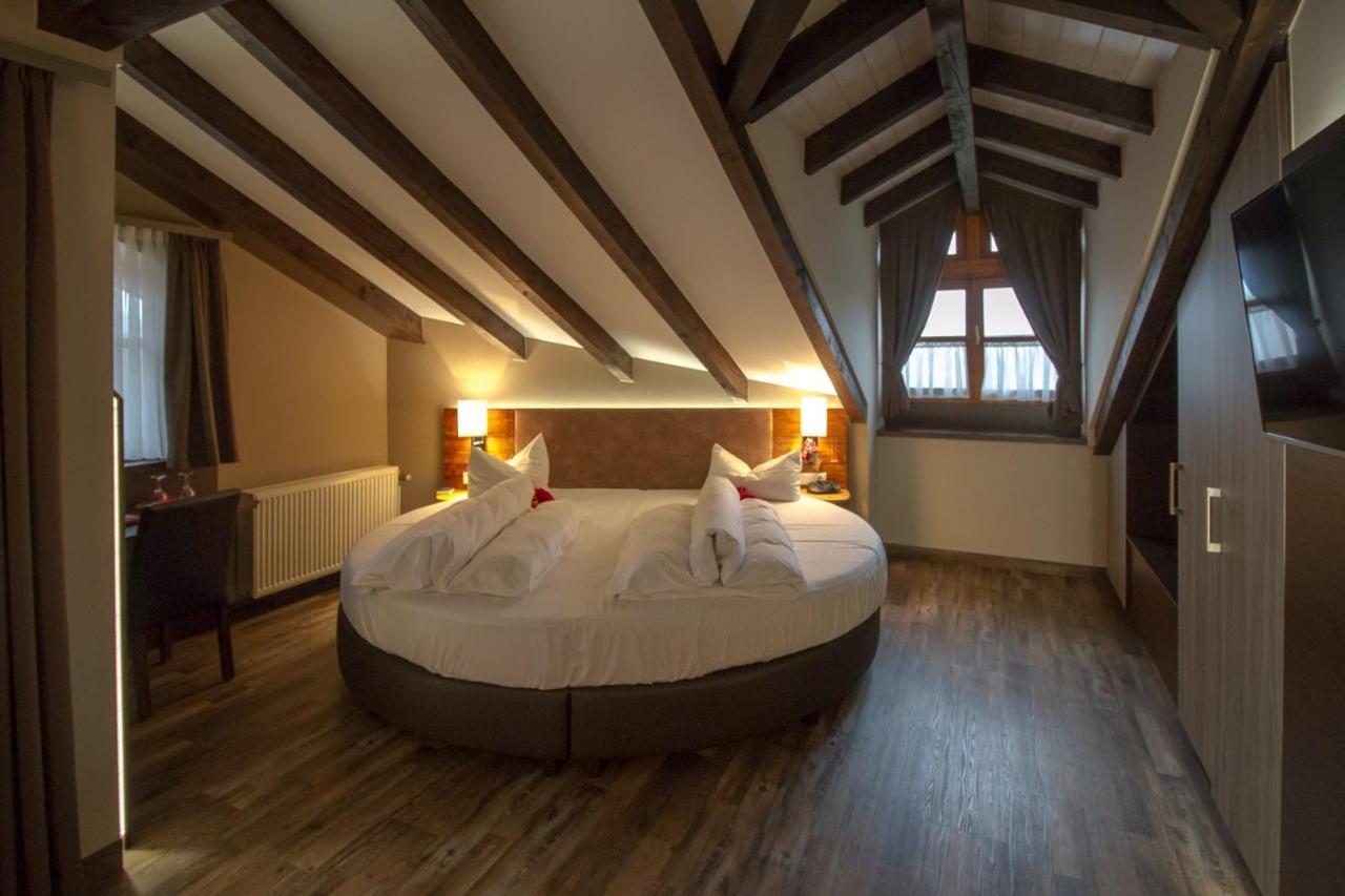Bernrieder Hof Hotel Buitenkant foto