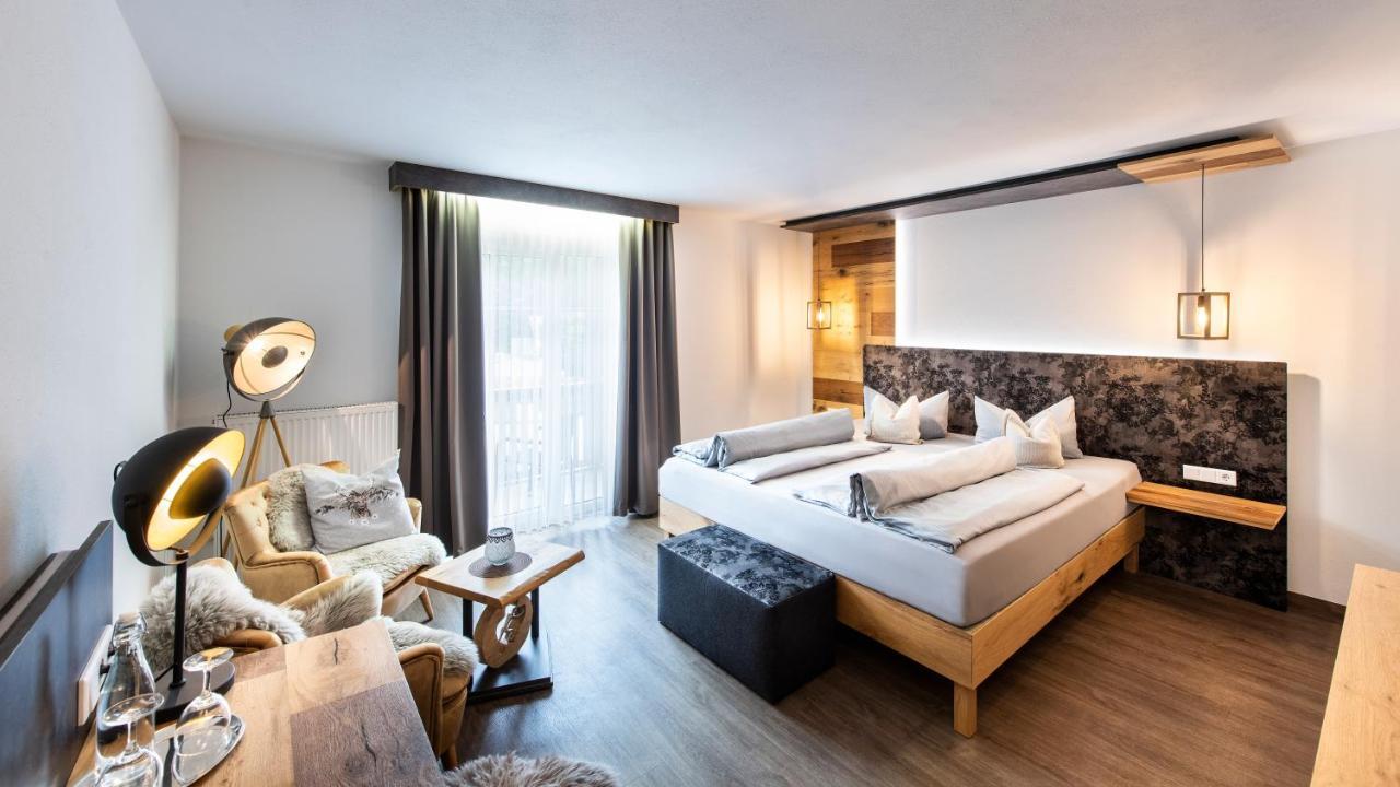 Bernrieder Hof Hotel Buitenkant foto